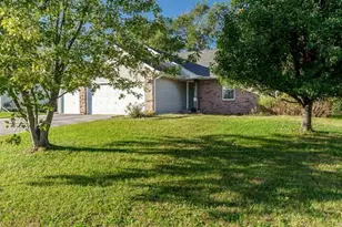 645 Winfield Dr, South Beloit, IL 61080 - Photo 1