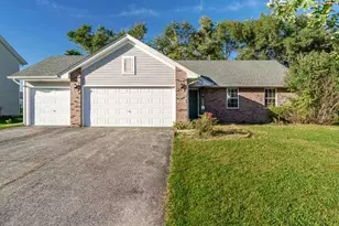 645 Winfield Dr, South Beloit, IL 61080 - Photo 2