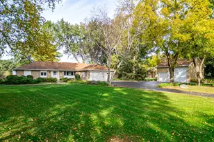 4917 Wayside Dr, McHenry, IL 60051 - Photo 2