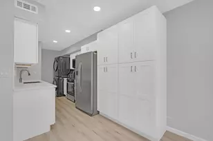 1353 Cove Dr, Prospect Heights, IL 60070 - Photo 6