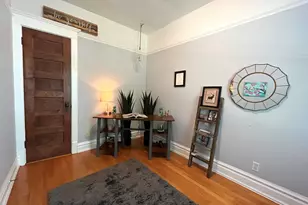 322 S Ridgeland Ave, Oak Park, IL 60302 - Photo 2