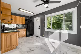 304 Hamrick Ave, Romeoville, IL 60446 - Photo 8