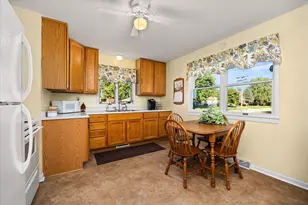 1107 W Bridge St, Streator, IL 61364 - Photo 10