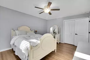9248 S 89th Ave, Hickory Hills, IL 60457 - Photo 18