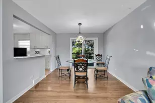 9248 S 89th Ave, Hickory Hills, IL 60457 - Photo 8