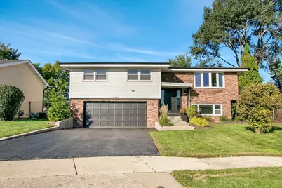 9248 S 89th Avenue, Hickory Hills, IL 60457 - Photo 2