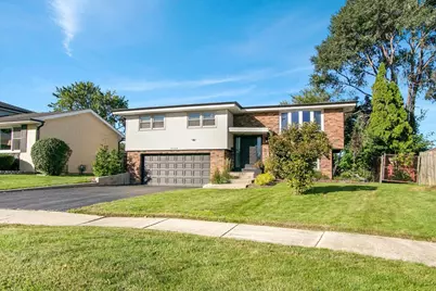 9248 S 89th Avenue, Hickory Hills, IL 60457 - Photo 1