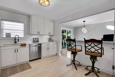 9248 S 89th Avenue, Hickory Hills, IL 60457 - Photo 10
