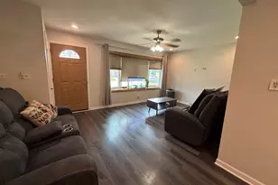 5920 S Meade Ave, Chicago, IL 60638 - Photo 4