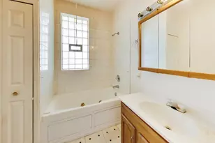 4950 W Fletcher St, Chicago, IL 60641 - Photo 16