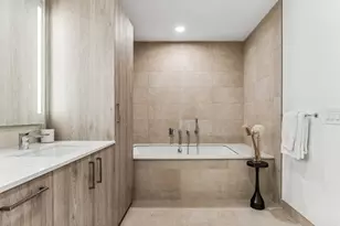 211 N Harbor Dr, Chicago, IL 60601 - Photo 16