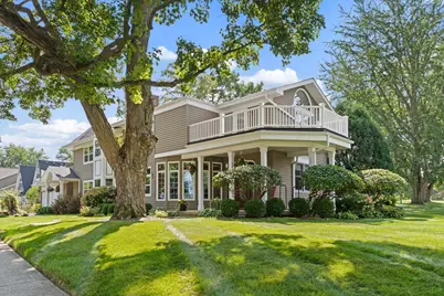 390 Grandview Avenue, Glen Ellyn, IL 60137 - Photo 1