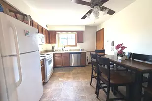 1905 W Golf Rd, Mount Prospect, IL 60056 - Photo 10