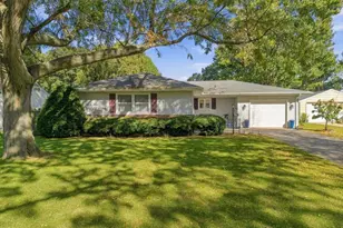 408 Sunset Ln, Mount Morris, IL 61054 - Photo 2