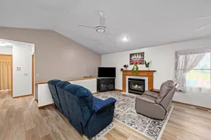 829 Fyre Lake Dr, Sherrard, IL 61281 - Photo 20