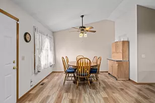 829 Fyre Lake Dr, Sherrard, IL 61281 - Photo 18
