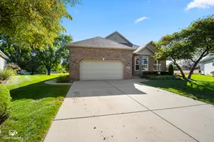 672 Sanctuary Ln, Joliet, IL 60435 - Photo 6