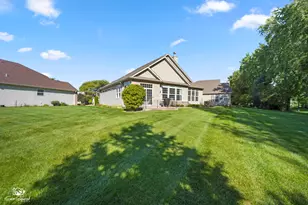672 Sanctuary Ln, Joliet, IL 60435 - Photo 2