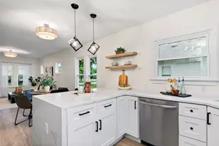143 E Division St, Villa Park, IL 60181 - Photo 8