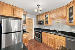 4955 Kimball Hill Dr, Rolling Meadows, IL 60008 - Photo 10