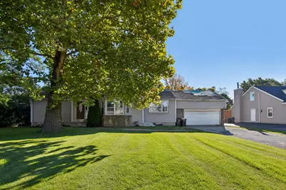 3409 N Betty Drive, Arlington Heights, IL 60004 - Photo 2