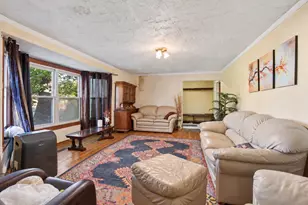 3409 N Betty Dr, Arlington Heights, IL 60004 - Photo 4