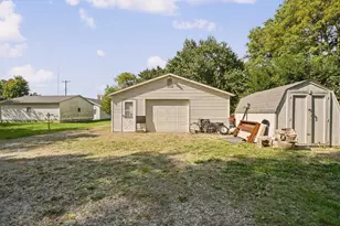 222 S West St, Gibson City, IL 60936 - Photo 30