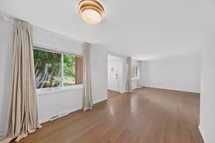 215 Dodge Ave, Evanston, IL 60202 - Photo 8