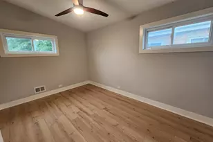 9347 S Wallace St, Chicago, IL 60620 - Photo 10