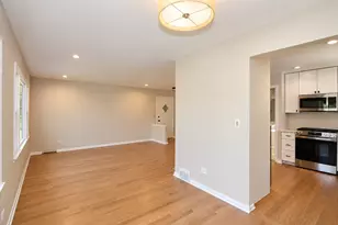 255 E Parkside Ave, Lombard, IL 60148 - Photo 10