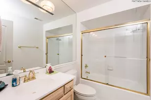 9291 Cascade Cir, Burr Ridge, IL 60527 - Photo 16