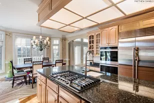 9291 Cascade Cir, Burr Ridge, IL 60527 - Photo 8