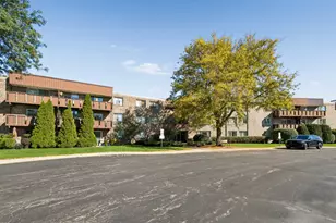 2650 Brookwood Way Dr, Rolling Meadows, IL 60008 - Photo 1