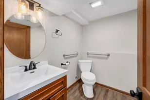 217 Holly Ave, Darien, IL 60561 - Photo 22