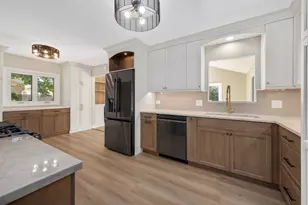 217 Holly Ave, Darien, IL 60561 - Photo 14