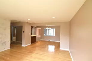 210 E Myrick Ave, Addison, IL 60101 - Photo 10