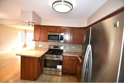 210 E Myrick Avenue, Addison, IL 60101 - Photo 6