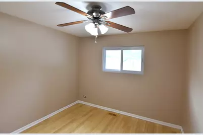 210 E Myrick Avenue, Addison, IL 60101 - Photo 18