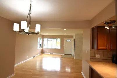 210 E Myrick Avenue, Addison, IL 60101 - Photo 8