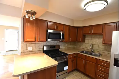 210 E Myrick Avenue, Addison, IL 60101 - Photo 4