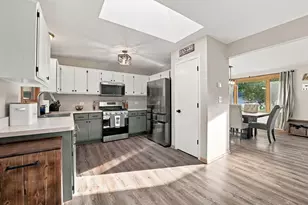 815 Pine Needle Ln, Joliet, IL 60432 - Photo 8