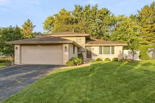 815 Pine Needle Ln, Joliet, IL 60432 - Photo 1