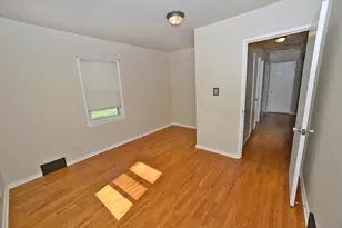 735 Sherwood Ave, Ottawa, IL 61350 - Photo 8
