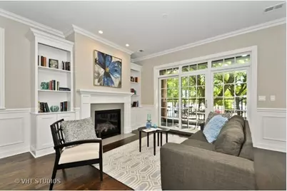 3356 N Marshfield Avenue #2, Chicago, IL 60657 - Photo 2