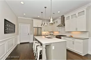 3356 N Marshfield Ave, Chicago, IL 60657 - Photo 6