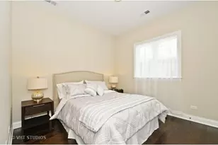 3356 N Marshfield Ave, Chicago, IL 60657 - Photo 12
