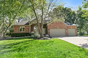 1000 Dakota Dr, Woodstock, IL 60098 - Photo 2