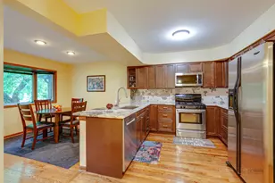 1613 Pebble Beach Dr, Hoffman Estates, IL 60169 - Photo 12