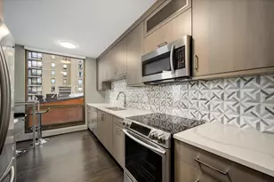 100 E Bellevue Pl, Chicago, IL 60611 - Photo 12