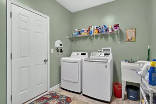 633 Verdi St, Woodstock, IL 60098 - Photo 16